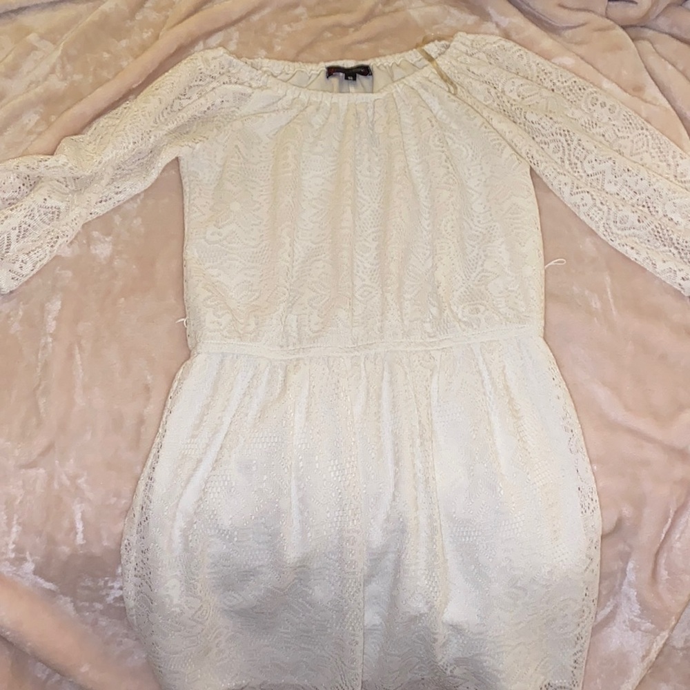 Comfy quarter length sleeve lacy white dress